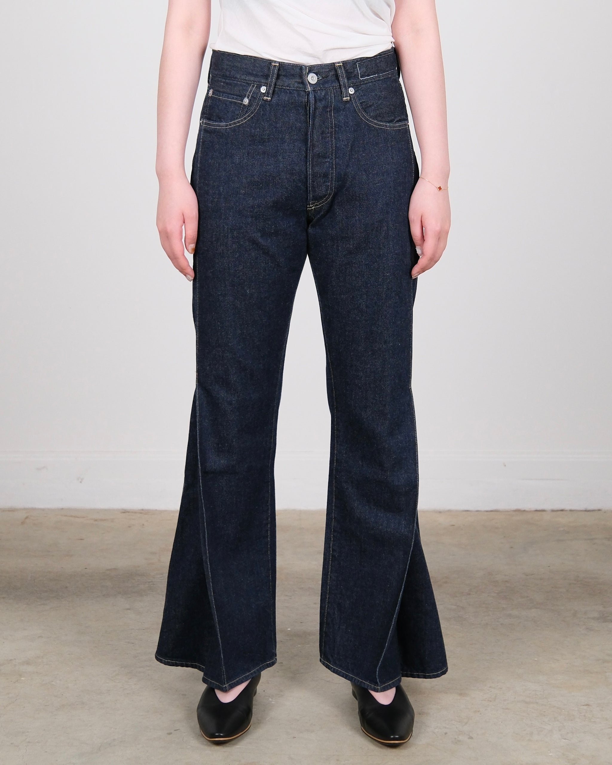 KURO Clothing & Accessories Online – ROOTINE STORE