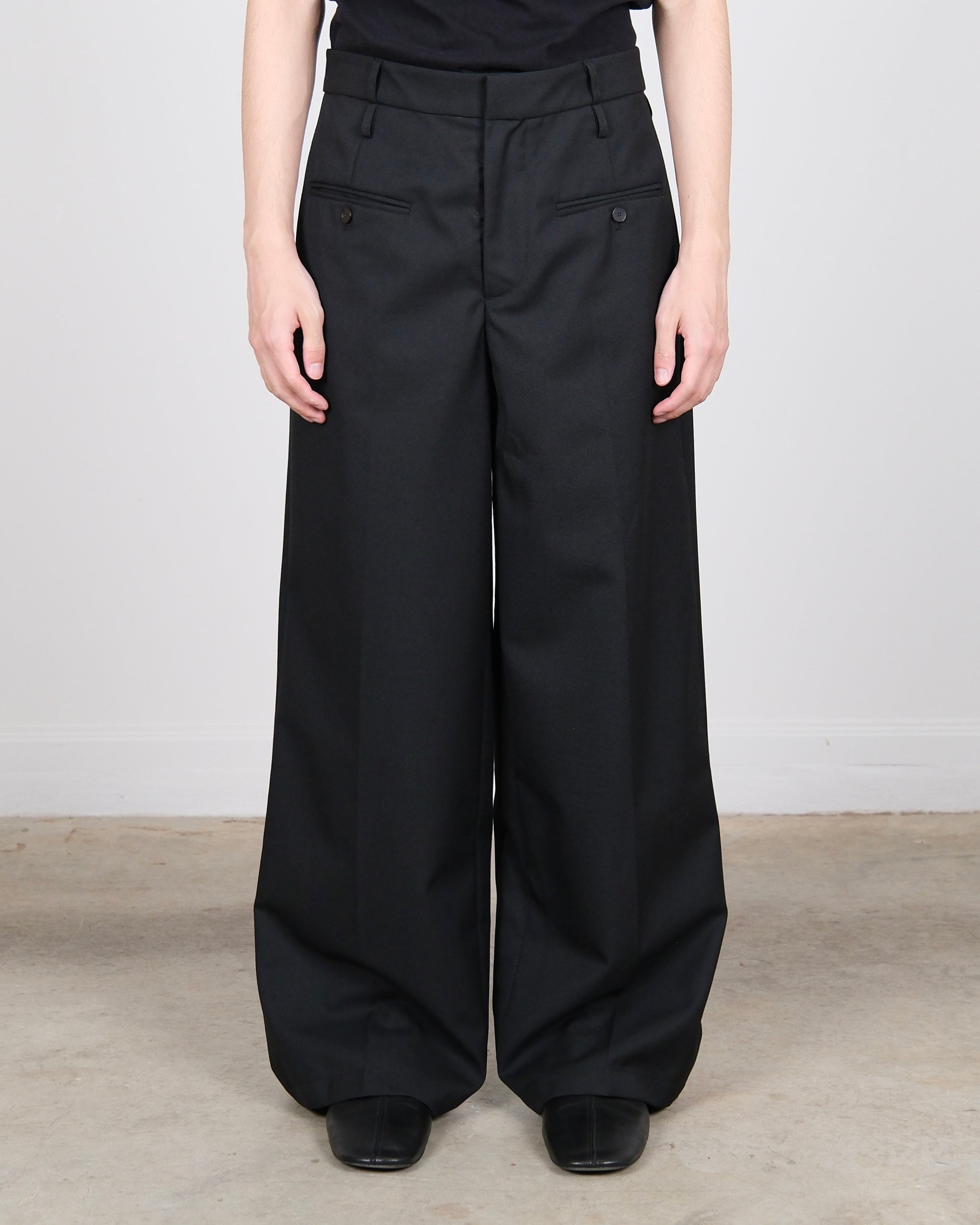 パンツ SAIRENSSEI Double pleated pants SAIRENSSEI BLACK SIDE-SEAM DOUBLE PLEATED TROUSERS – Remold Lab
