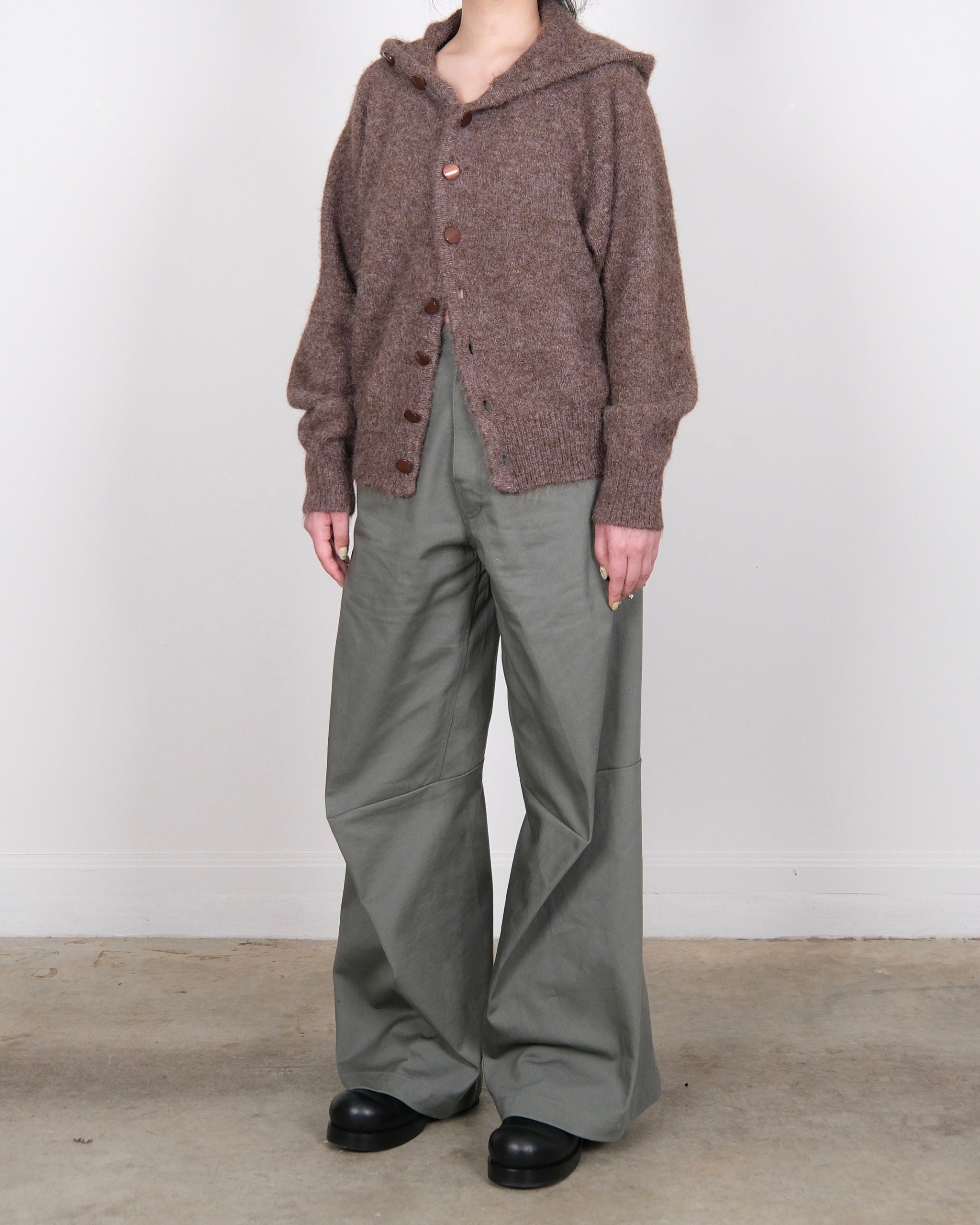 SIMPLE PROJECT Darted Wide Cotton Pants Olive (Unisex) – ROOTINE STORE